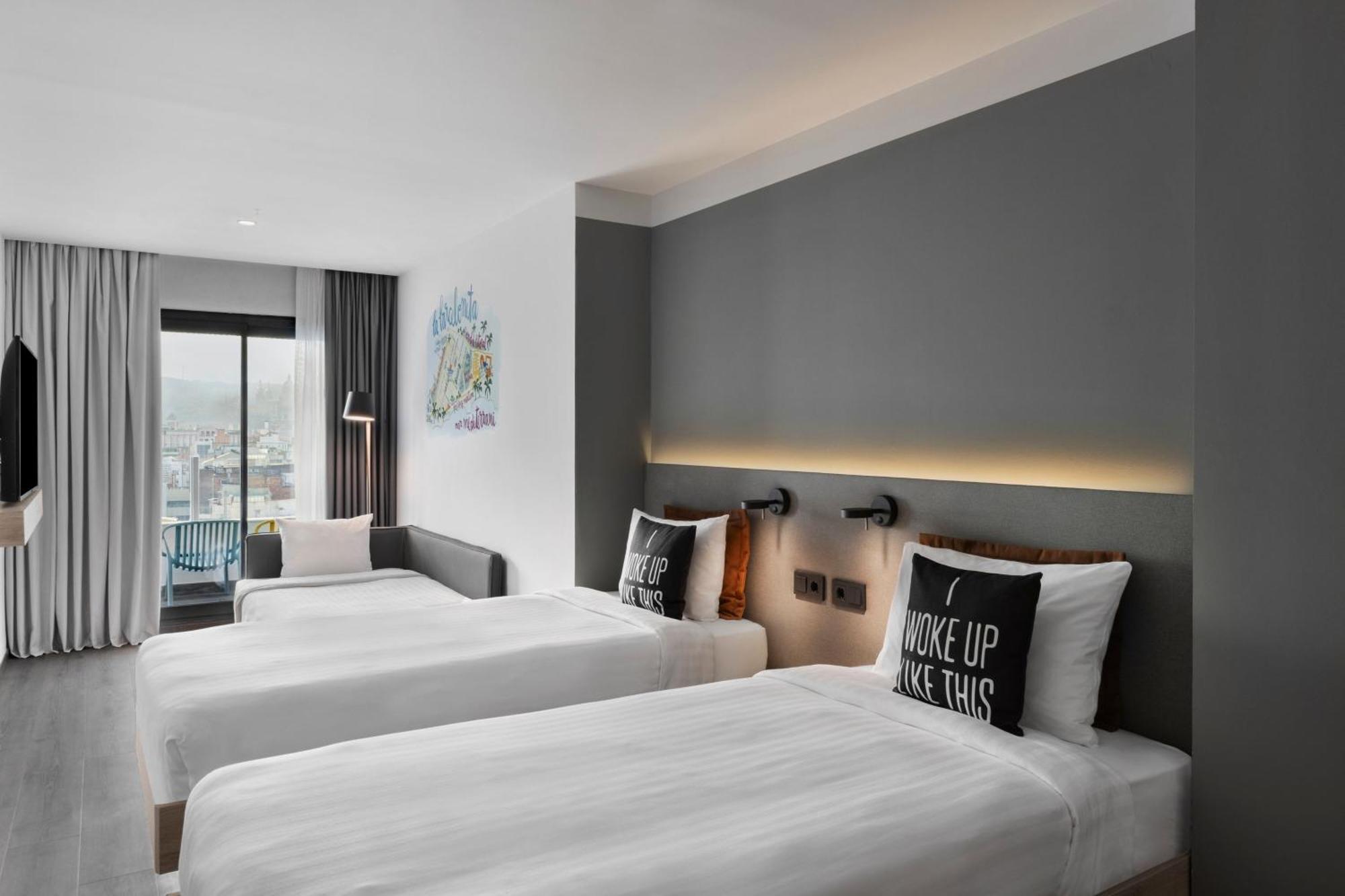Moxy 4*