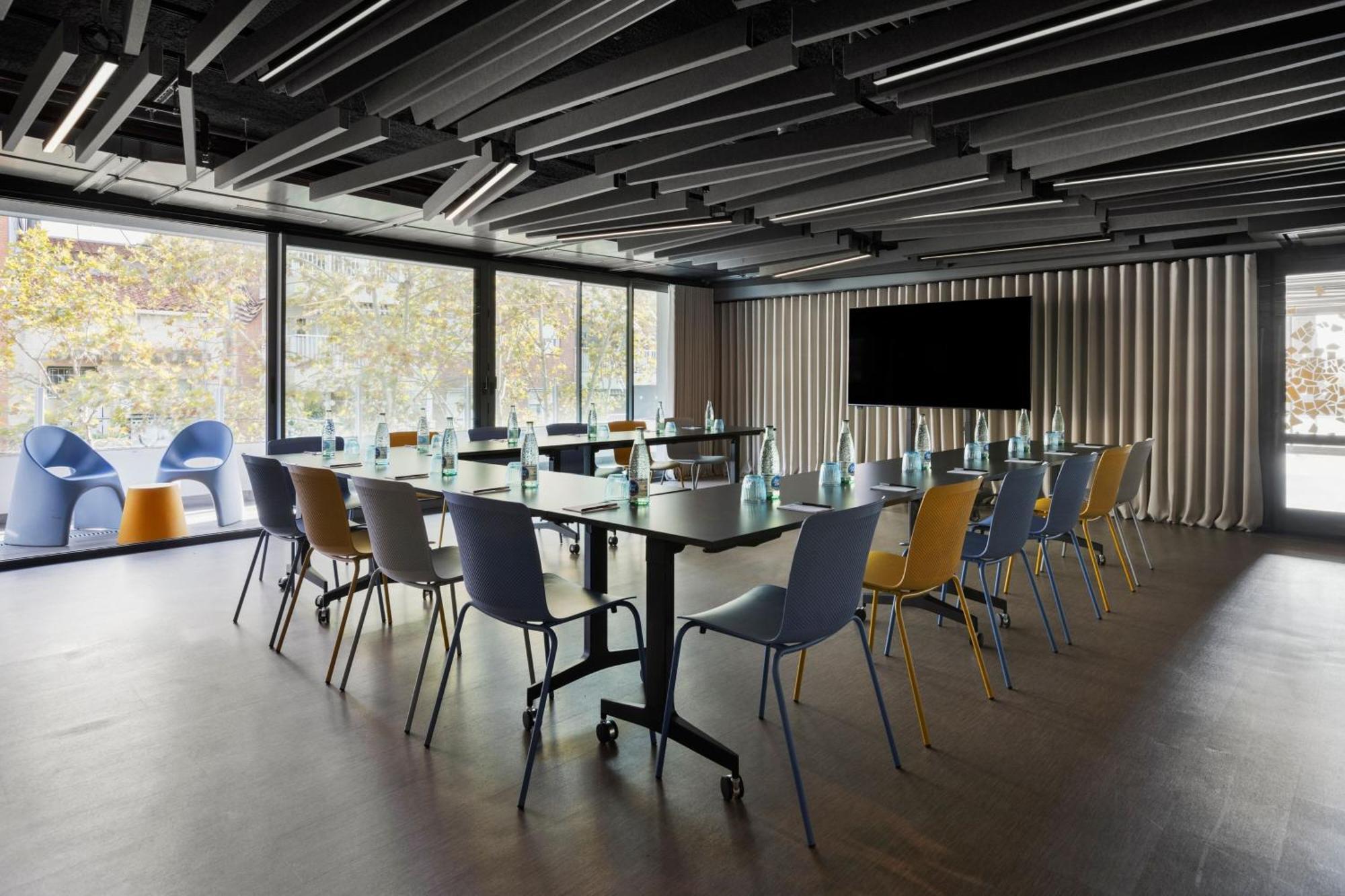 Moxy 4*